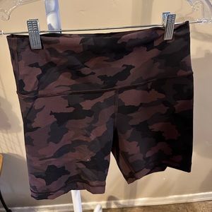 Lululemon camo print winder train 6” biker shorts